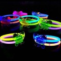 5/1 pz bracciali luminosi LED braccialetto incandescente incandescente nel  buio braccialetti luminosi casuali illuminano giocattoli forniture per feste